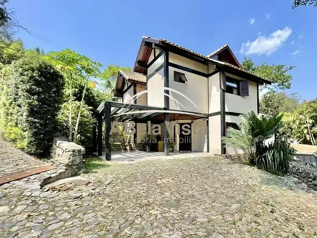 Sobrado com 343m² 3 quartos e 4 banheiros, à venda, no bairro Chácara Santa Lúcia em Carapicuíba