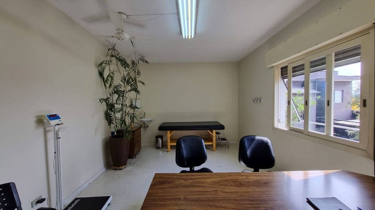 Sobrado à venda, 3 dorm (1suíte), 6 vagas, Olímpico