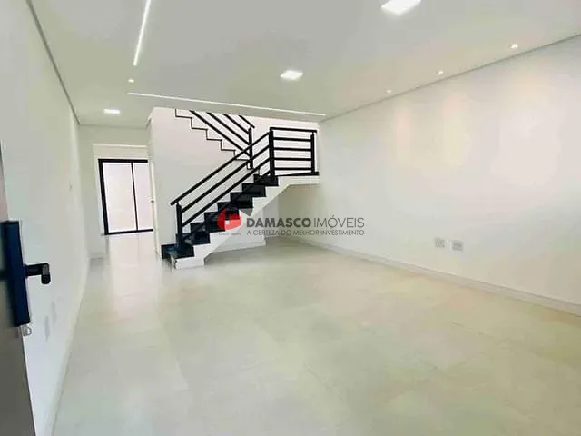 Sobrado 3 quartos e 2 banheiros, à venda, no bairro Vila Lucia em São Paulo