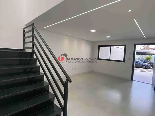 Sobrado 3 quartos e 2 banheiros, à venda, no bairro Vila Lucia em São Paulo