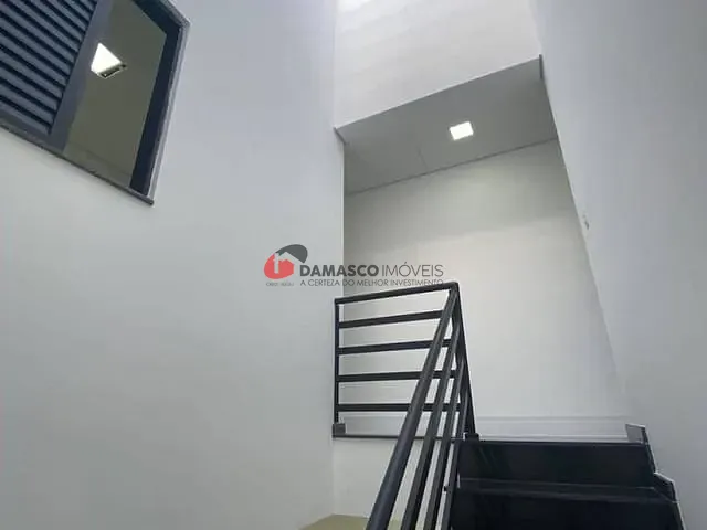 Sobrado 3 quartos e 2 banheiros, à venda, no bairro Vila Lucia em São Paulo