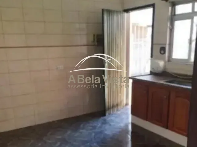 Sobrado 4 quartos e 2 banheiros, à venda, no bairro Vila Yara em Osasco