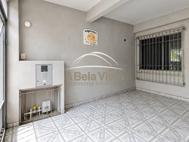 Sobrado com 157m² 6 quartos e 4 banheiros, à venda, no bairro Metalúrgicos em Osasco