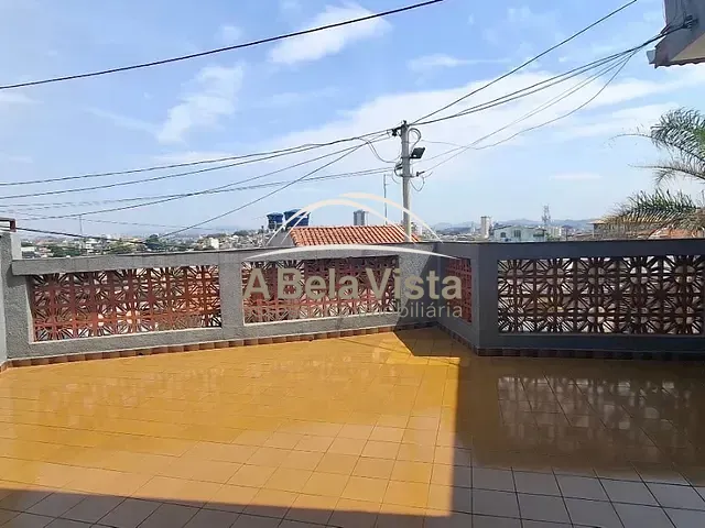 Sobrado com 236m² 4 quartos e 4 banheiros, à venda, no bairro Vila Yolanda em Osasco