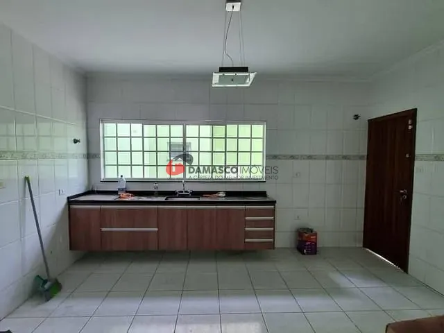 Sobrado 3 quartos e 5 banheiros, à venda, no bairro Campestre em Santo André