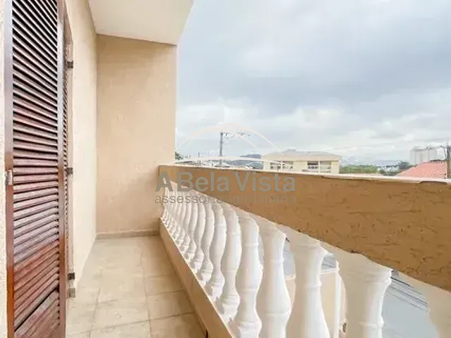 Sobrado 3 quartos e 2 banheiros, para alugar, no bairro Vila Osasco em Osasco