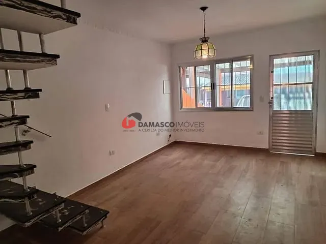 Sobrado 2 quartos e 2 banheiros, à venda, no bairro Vila Alpina em São Paulo