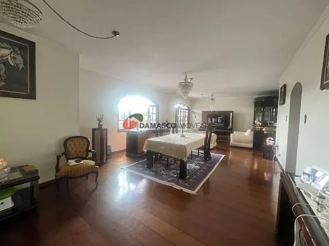 Sobrado 4 quartos e 7 banheiros, à venda, no bairro Jardim Sao Caetano em São Caetano do Sul