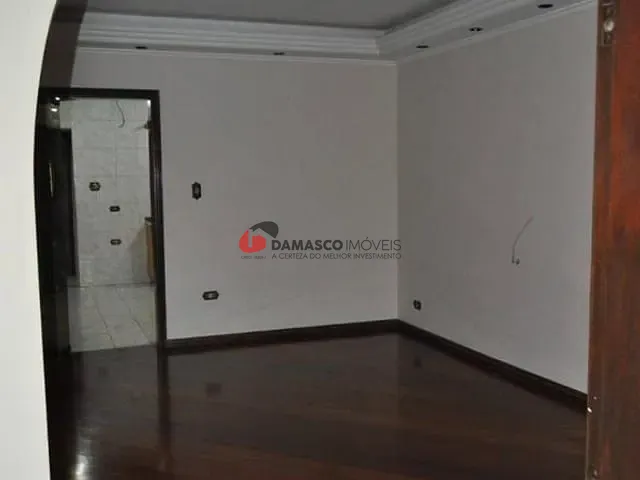 Sobrado 4 quartos e 2 banheiros, à venda, no bairro Vila Valparaíso em Santo André