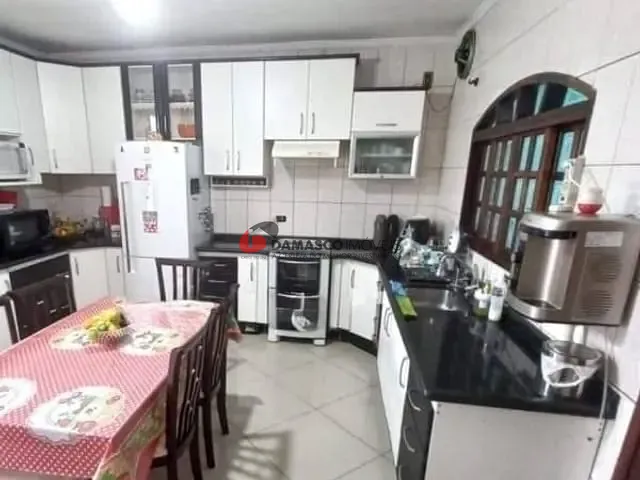 Sobrado 3 quartos e 4 banheiros, à venda, no bairro Parque Erasmo Assunção em Santo André