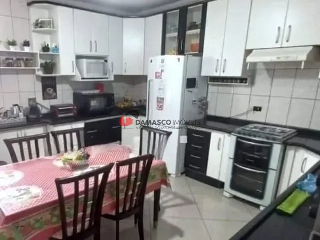 Sobrado 3 quartos e 4 banheiros, à venda, no bairro Parque Erasmo Assunção em Santo André