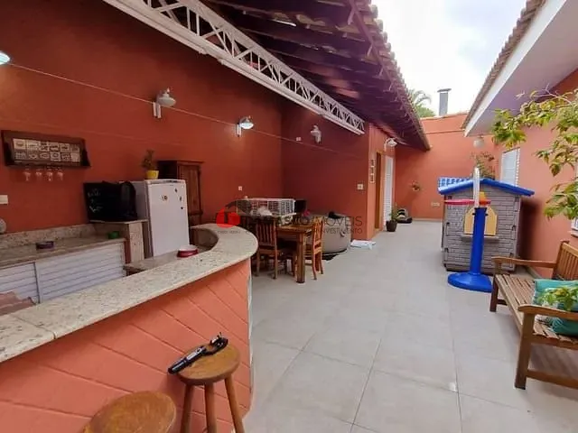 Sobrado 4 quartos e 4 banheiros, à venda, no bairro Jardim Sao Caetano em São Paulo