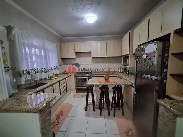 Sobrado com 210m² 3 quartos e 3 banheiros, para alugar, no bairro Prosperidade em São Caetano do Sul