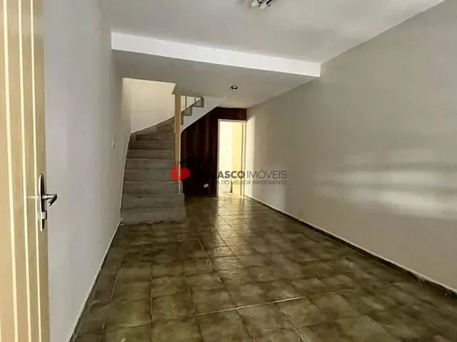 Sobrado 2 quartos e 1 banheiro, à venda, no bairro Santa Maria em São Caetano do Sul