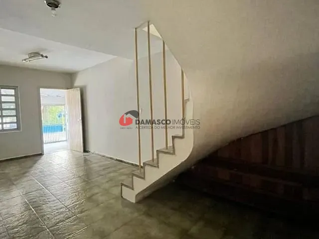 Sobrado 2 quartos e 1 banheiro, para alugar, no bairro Santa Maria em São Caetano do Sul