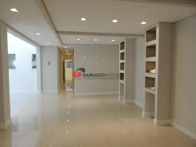 Sobrado com 280m², para alugar, no bairro Osvaldo Cruz em São Caetano do Sul