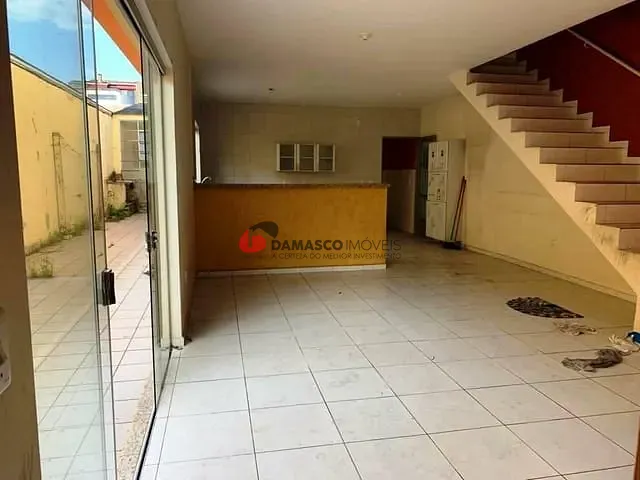 Sobrado com 331m², para alugar, no bairro Santa Paula em São Caetano do Sul