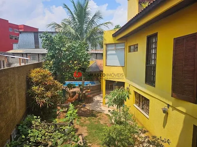 Sobrado com 302m² 3 quartos e 4 banheiros, à venda, no bairro Osvaldo Cruz em São Caetano do Sul