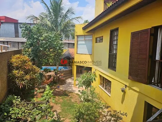 Sobrado com 302m² 3 quartos e 4 banheiros, à venda, no bairro Osvaldo Cruz em São Caetano do Sul