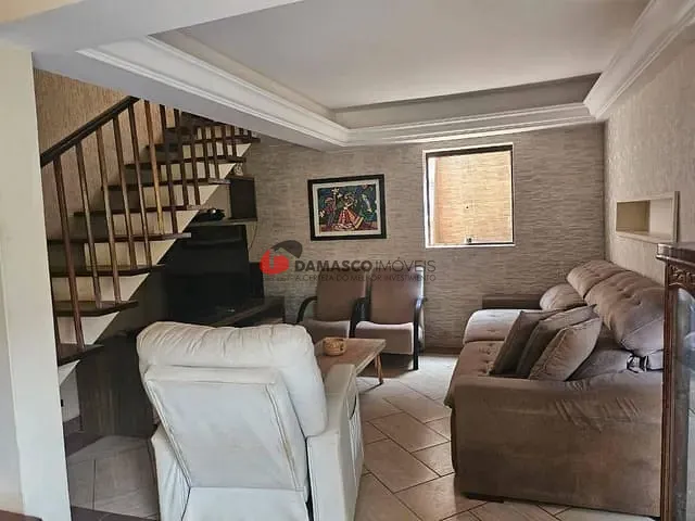 Sobrado com 302m² 3 quartos e 4 banheiros, à venda, no bairro Osvaldo Cruz em São Caetano do Sul