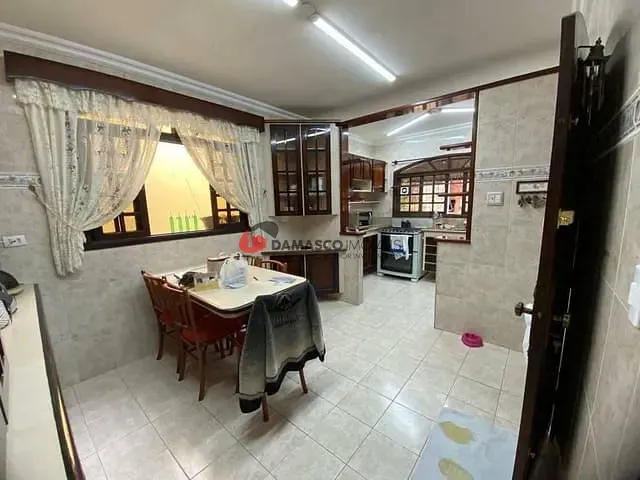 Sobrado com 300m² 3 quartos e 3 banheiros, para alugar, no bairro Jardim Sao Caetano em São Caetano do Sul