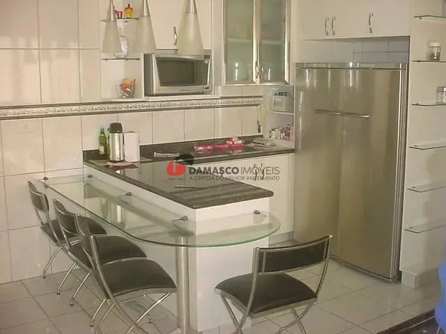 Sobrado com 500m² 3 quartos e 3 banheiros, para alugar, no bairro Campestre em Santo André
