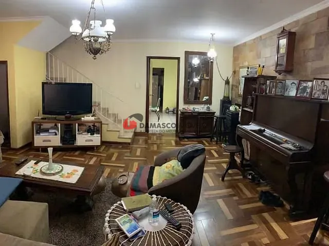 Sobrado com 240m² 5 quartos e 3 banheiros, para alugar, no bairro Barcelona em São Caetano do Sul