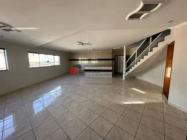 Sobrado 3 quartos e 3 banheiros, à venda, no bairro Vila Tibiriçá em Santo André