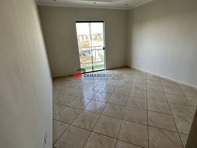 Sobrado 3 quartos e 3 banheiros, à venda, no bairro Vila Tibiriçá em Santo André