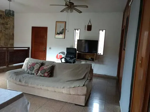 Sobrado com 400m² 4 quartos e 2 banheiros, à venda, no bairro Santa Maria em Santo André