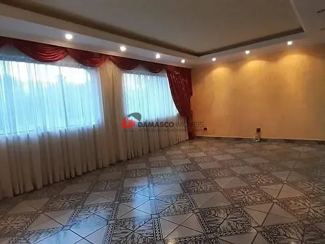 Sobrado com 203m² 3 quartos e 1 banheiro, à venda, no bairro Santa Maria em São Caetano do Sul