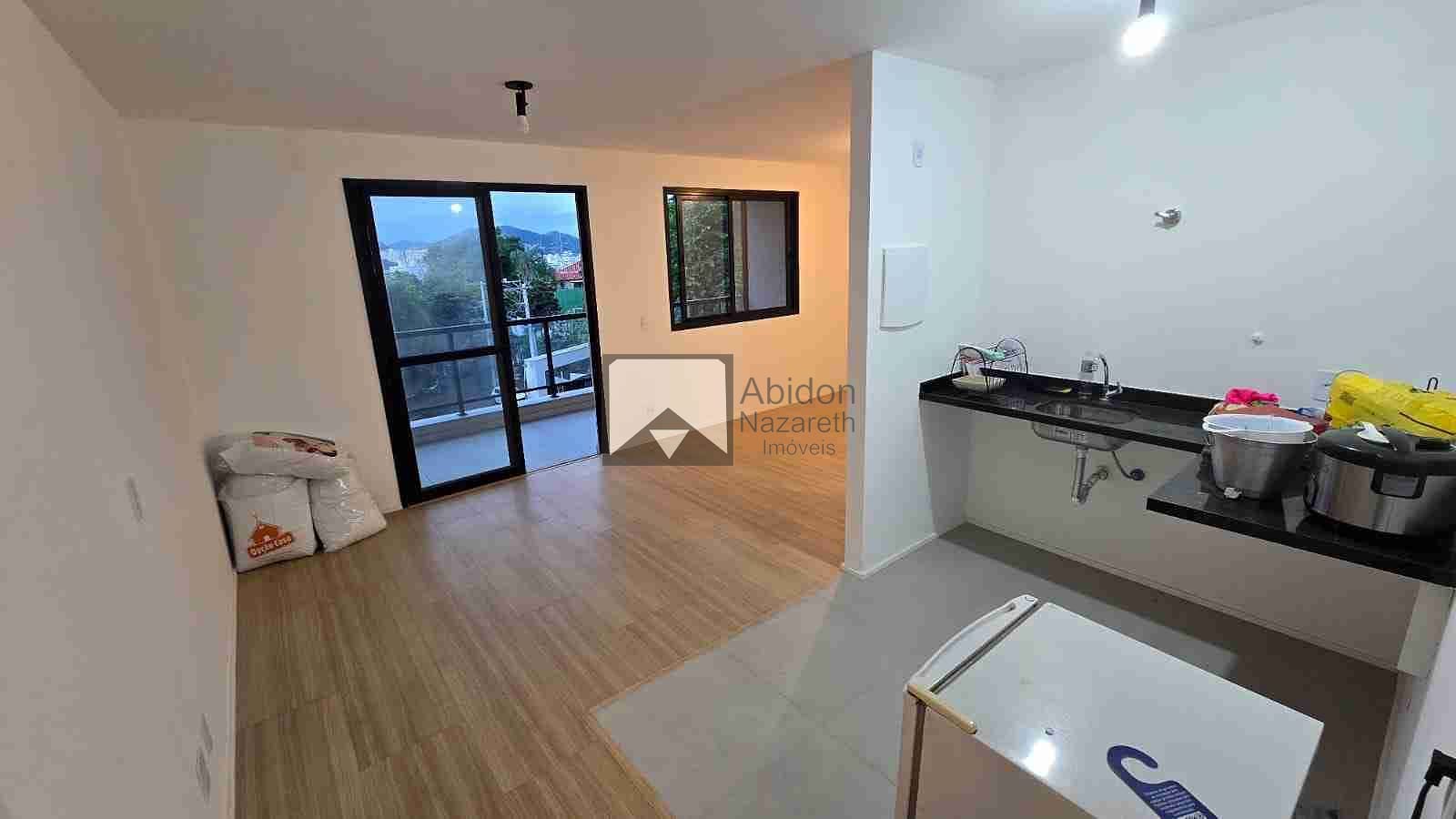 Apartamento à venda com 1 quarto, 40m² - Foto 5