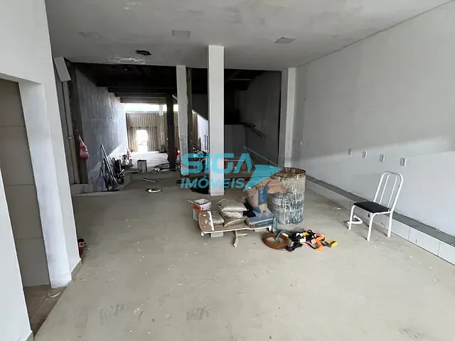 Ponto com 140m², para alugar, no bairro Centro em Pouso Alegre