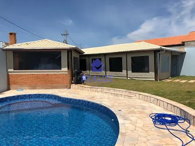 Chácara com 317m², à venda, no bairro Residencial Ouro Verde em Botucatu