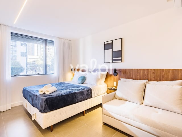 Studio com 43m² 1 quarto e 1 banheiro, à venda ou para alugar, no bairro Três Figueiras em Porto Alegre