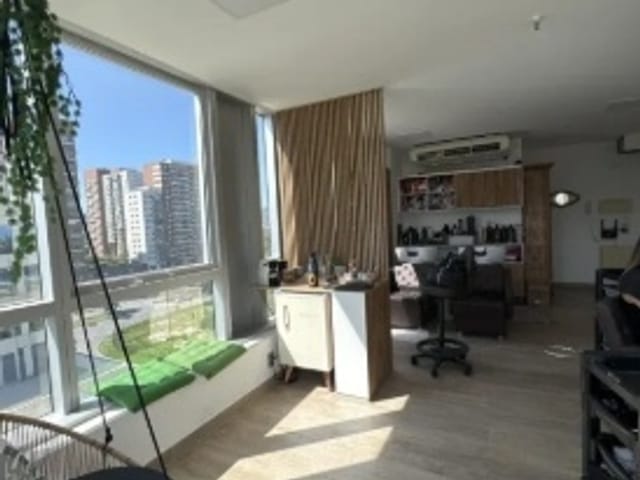 Sala à venda, no bairro Jacarepaguá em Rio de Janeiro