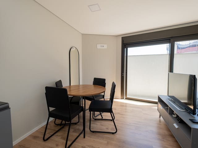 Studio com 35m² 1 quarto e 1 banheiro, à venda ou para alugar, no bairro Areal em Pelotas