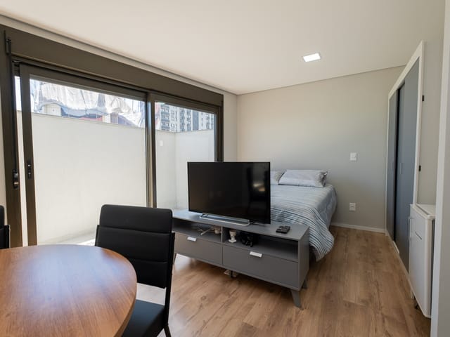 Studio com 35m² 1 quarto e 1 banheiro, à venda ou para alugar, no bairro Areal em Pelotas