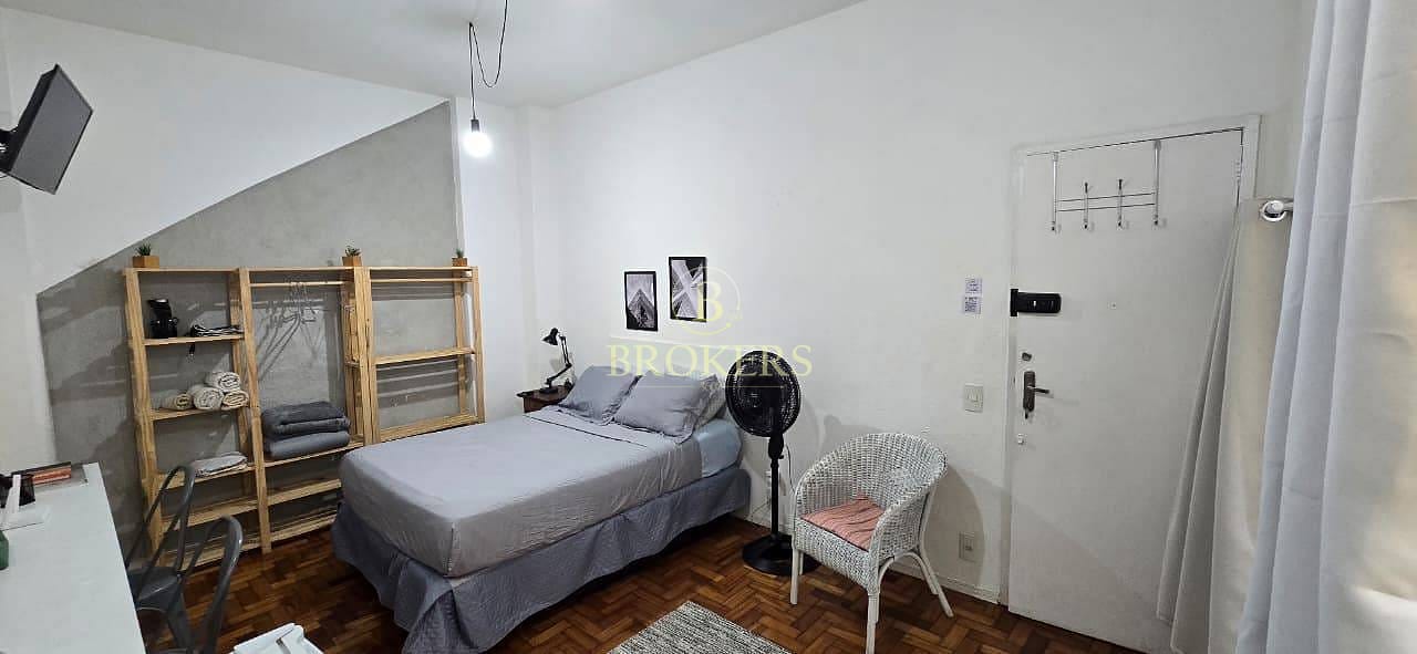 Studio à venda, Rua do Catete - Catete. Porteira fechada!!! Poucos passos do metrô e poucos minutos do Centro. Excelente oportunidade. 25 m².
