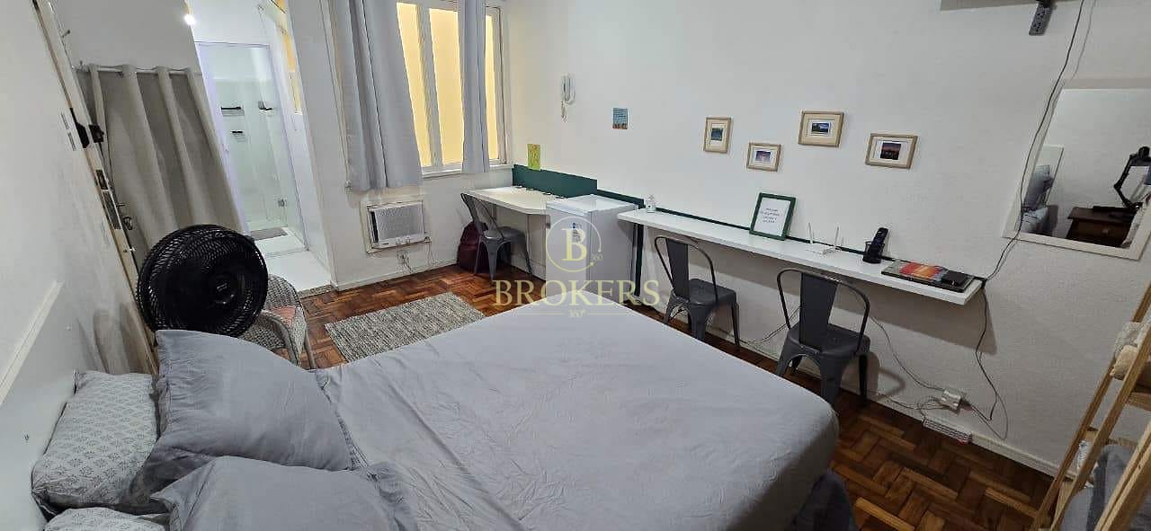 Studio à venda, Rua do Catete - Catete. Porteira fechada!!! Poucos passos do metrô e poucos minutos do Centro. Excelente oportunidade. 25 m².