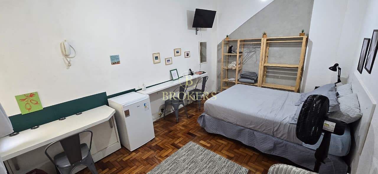 Studio à venda, Rua do Catete - Catete. Porteira fechada!!! Poucos passos do metrô e poucos minutos do Centro. Excelente oportunidade. 25 m².