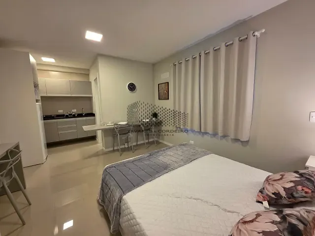 Studio 1 quarto e 1 banheiro, para alugar, no bairro Centro em Curitiba