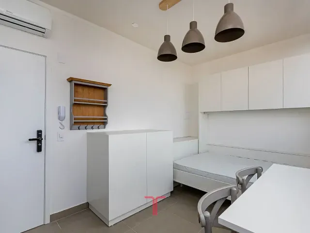 Studio com 31m², para alugar, no bairro Água Verde em Curitiba