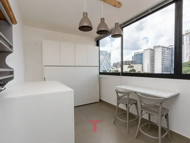 Studio com 31m², para alugar, no bairro Água Verde em Curitiba