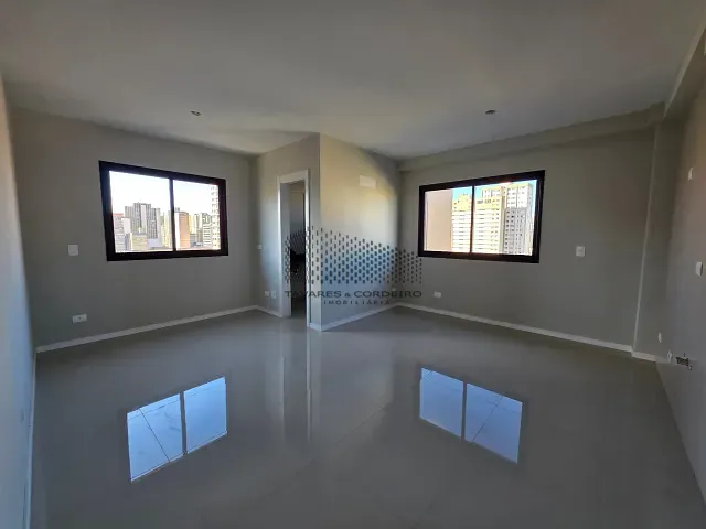 Studio com 53m² 1 quarto e 1 banheiro, à venda, no bairro Centro em Curitiba