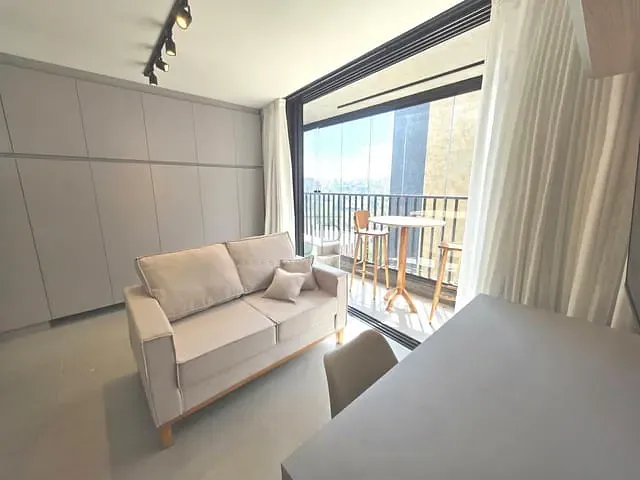 Studio 1 quarto e 1 banheiro, para alugar, no bairro Batel em Curitiba