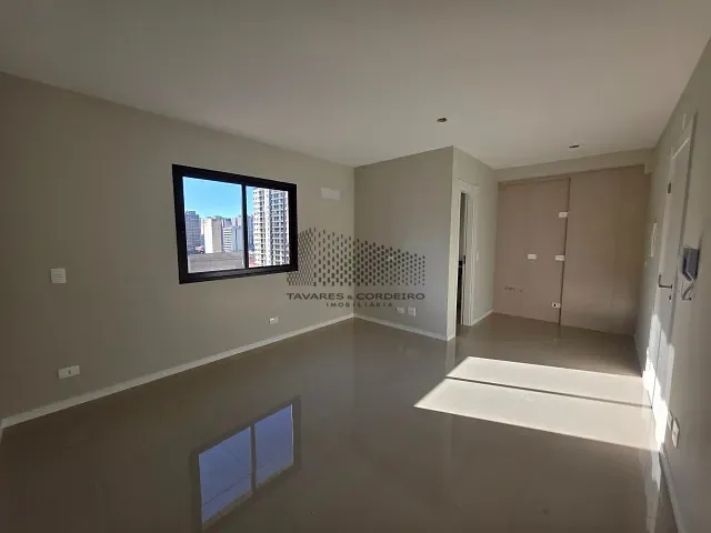 Studio com 48m² 1 quarto e 1 banheiro, à venda, no bairro Centro em Curitiba