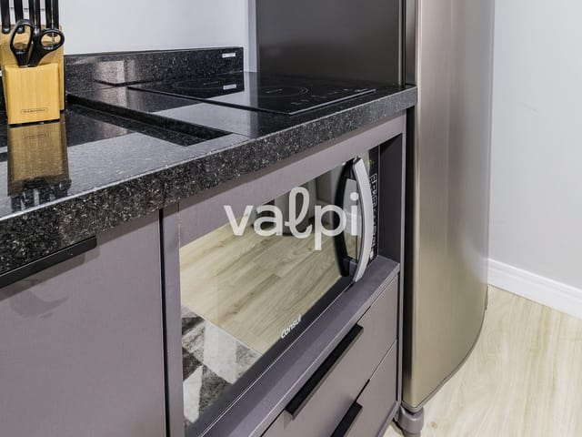 Studio com 32m² 1 quarto e 1 banheiro, para alugar, no bairro Centro Histórico em Porto Alegre