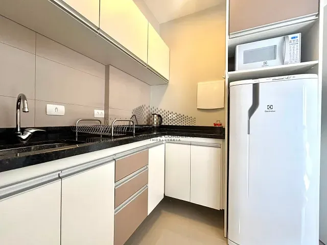 Studio 1 quarto e 1 banheiro, para alugar, no bairro Centro em Curitiba