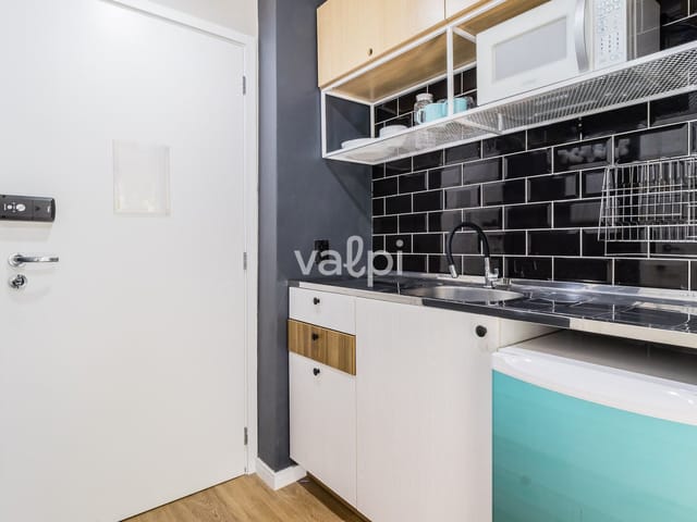 Studio com 30m² 1 quarto e 1 banheiro, para alugar, no bairro Santa Cecília em Porto Alegre